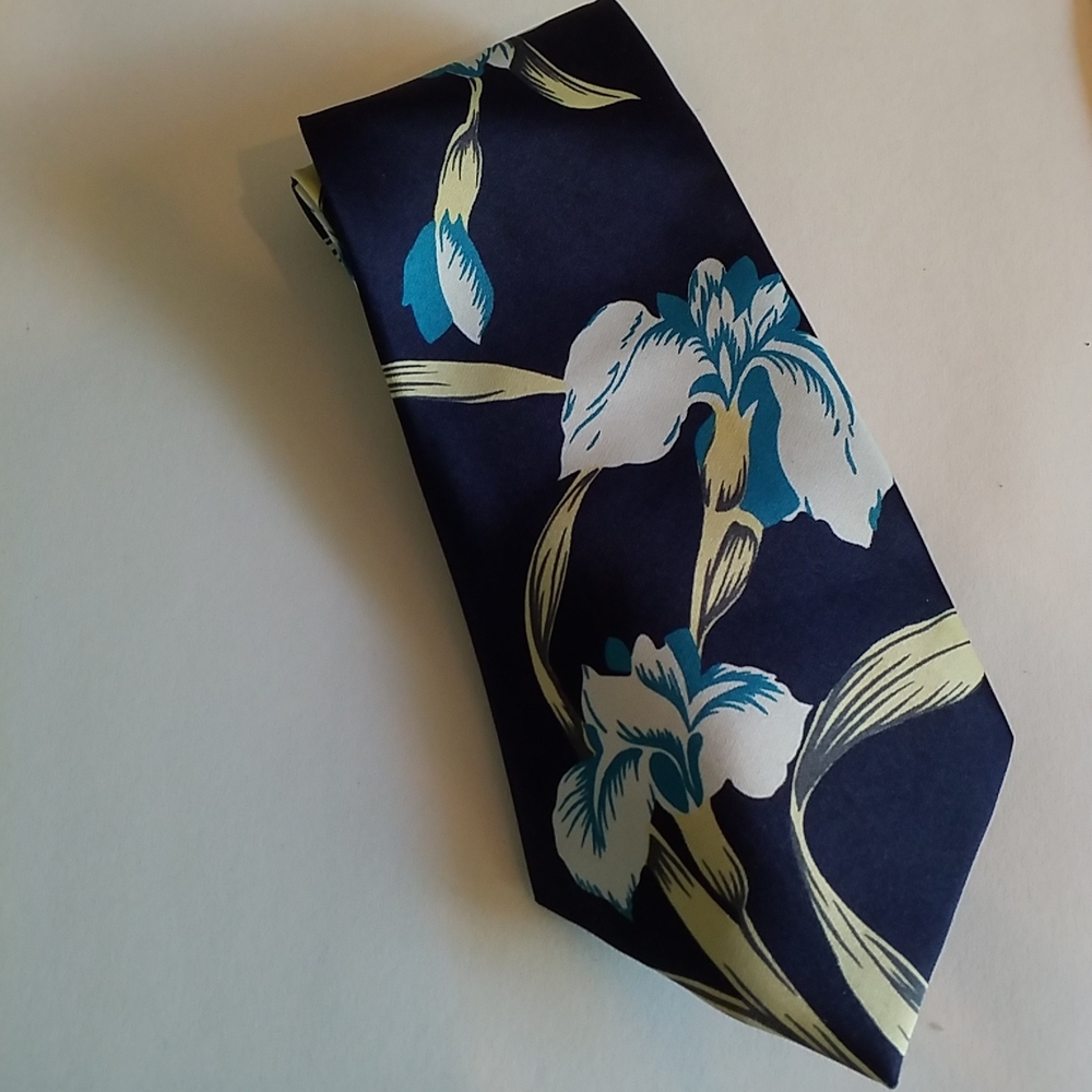 3/$45 Tie MERCEDES SILK HAND MADE HIGH FASHION Iris On Navy